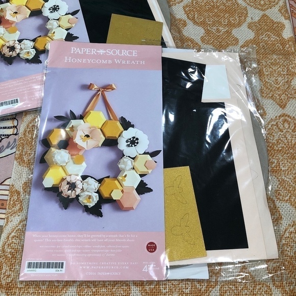 NWT Honeycomb Spring Party Decorations Bundle - Picture 7 of 8